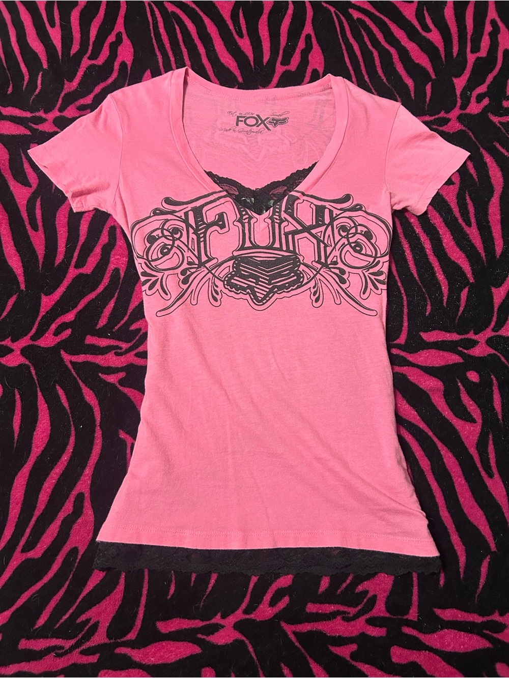 Y2k Vintage Fox Pink V Neck Graphic Tee